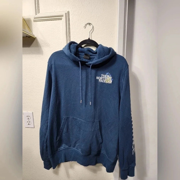 Men's The North Face Floral Embroidered Logo Hoodie - Size Medium - Picture 1 of 7